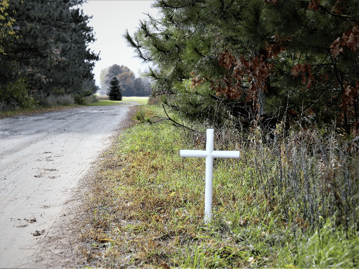 White Everlasting Cross, Roadside resting place.
